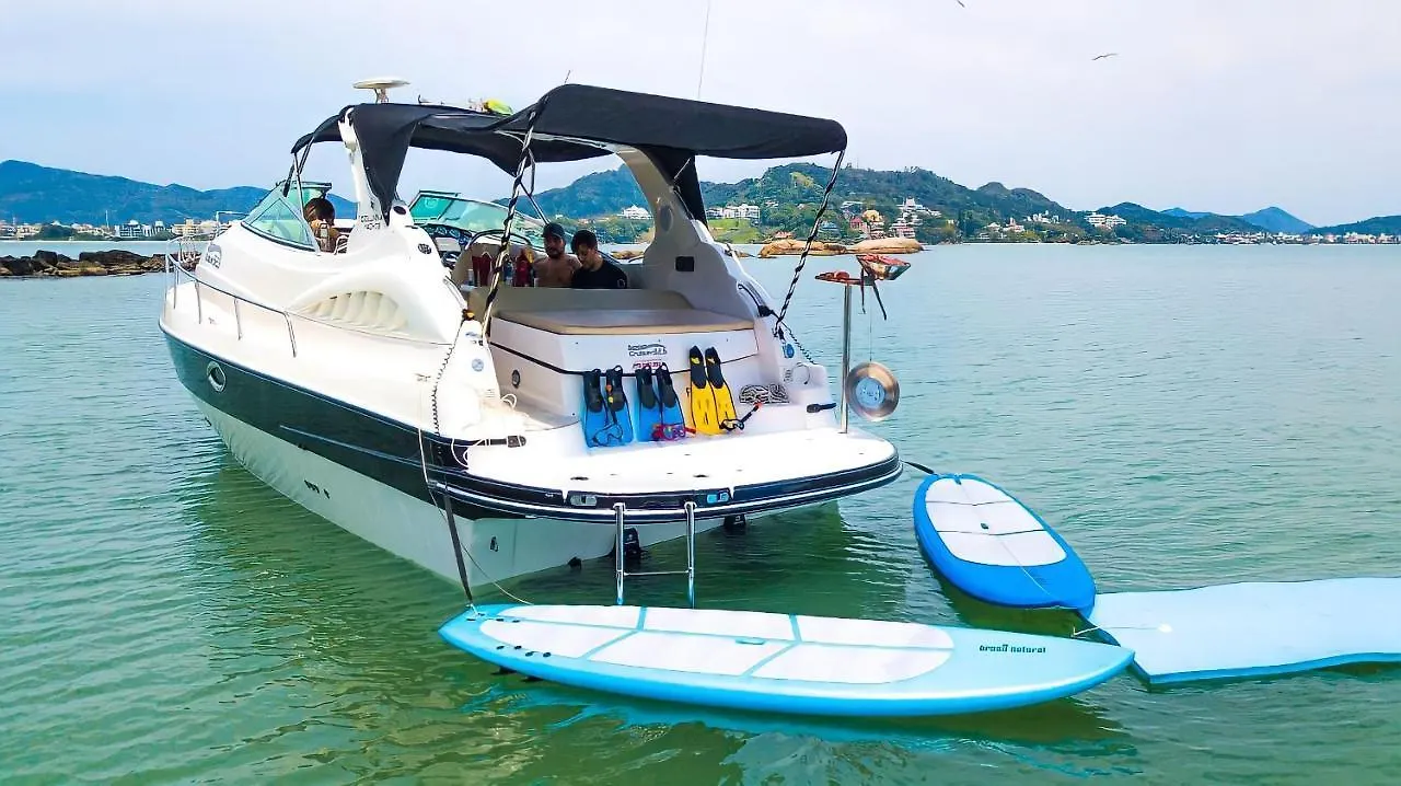 Botel Lancha Floripa Brazil